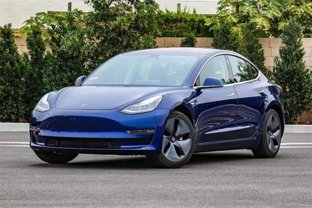 特斯拉入門車型即將解密 成本降一半，或售17萬，開啟汽車出租新模式